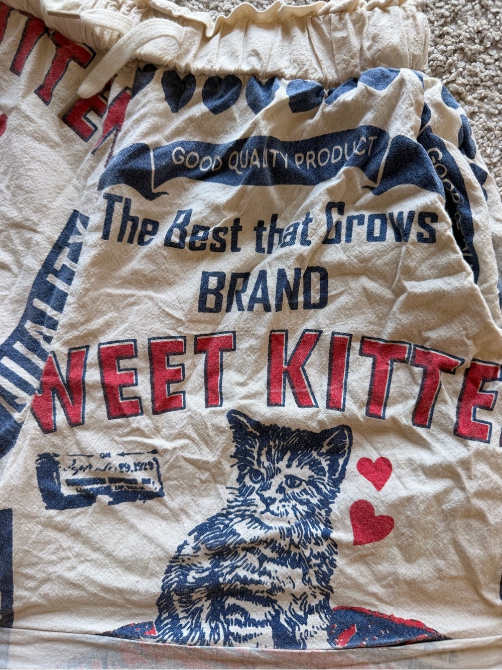 Sweet Kitten Graphic womens Shorts - Cream with Red & Blue Print - Picture 2 of 10